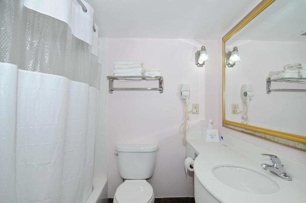 King Room - Disability Access - Non-Smoking
