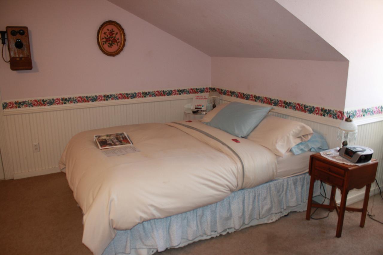 Queen Room with Sofa Bed,630963999:JPEG