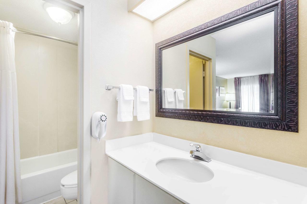 Room with Two Double Beds - Non-Smoking