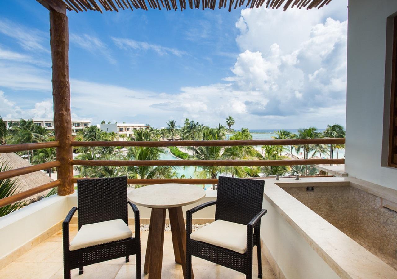 Preferred Club Junior Suite Ocean Front Double