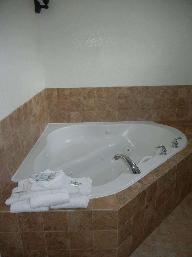 King Room with Spa Bath