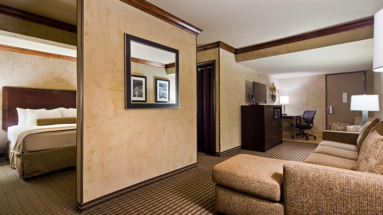King Suite with Sofa Bed - Non-Smoking