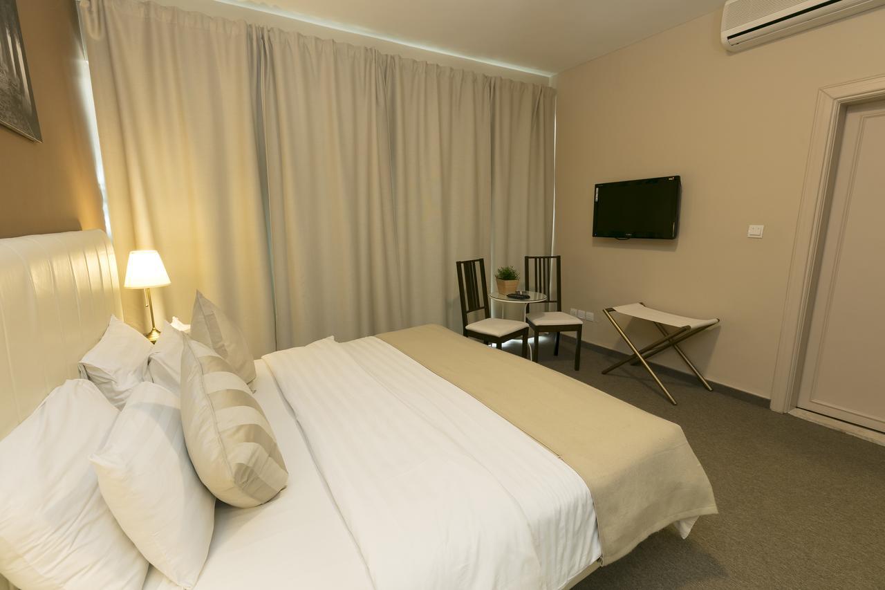 Deluxe Double or Twin Room