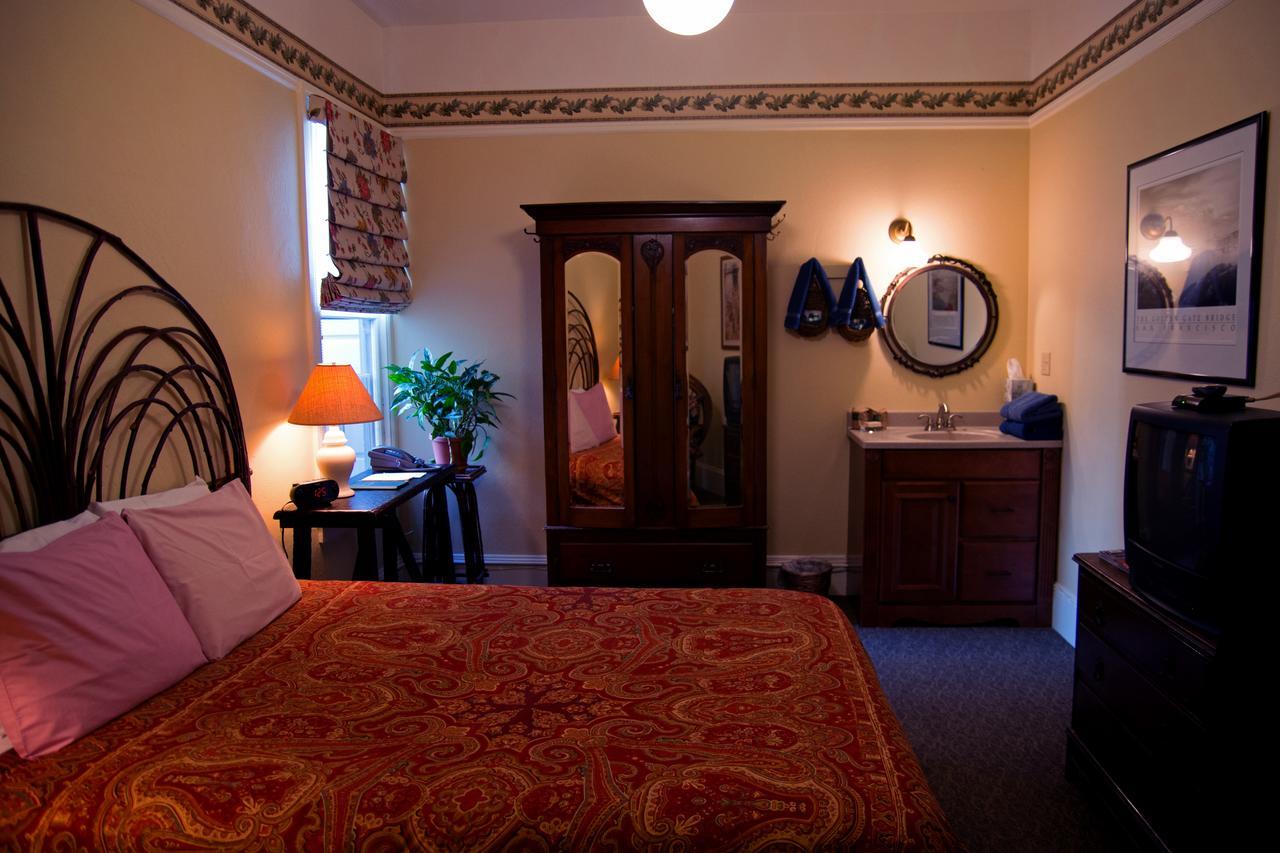 Queen Room with Shared Bathroom