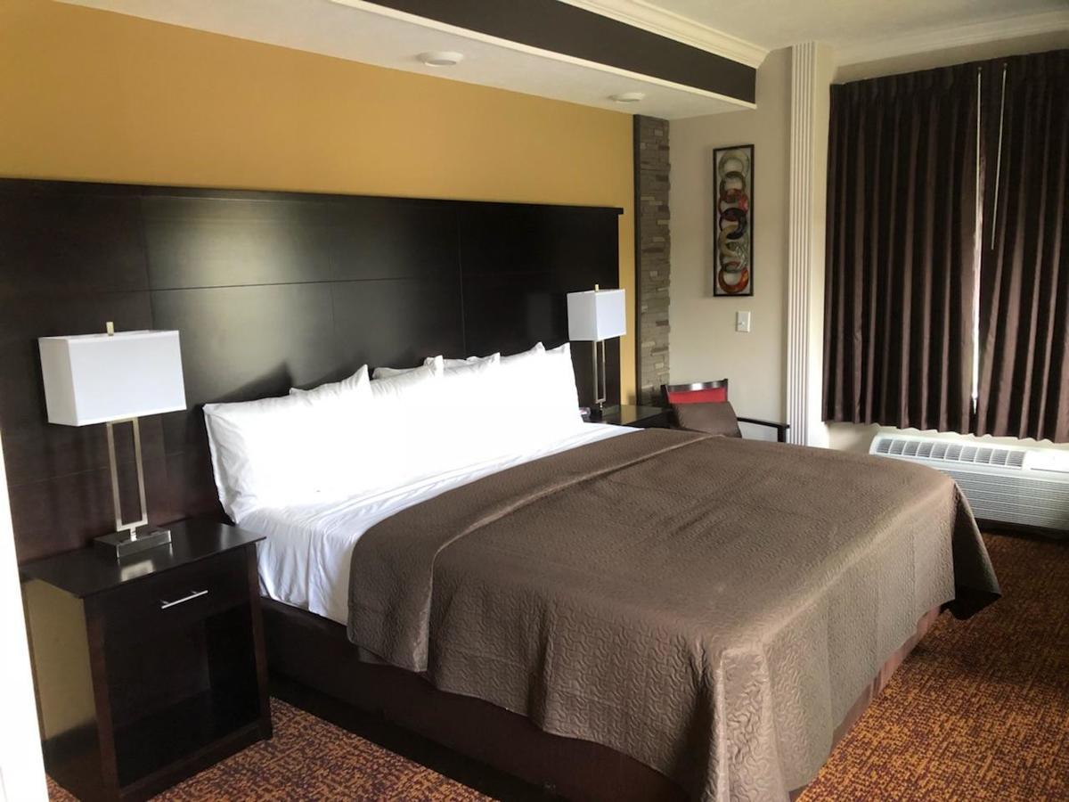 King Room/Wet Bar - Non-Smoking