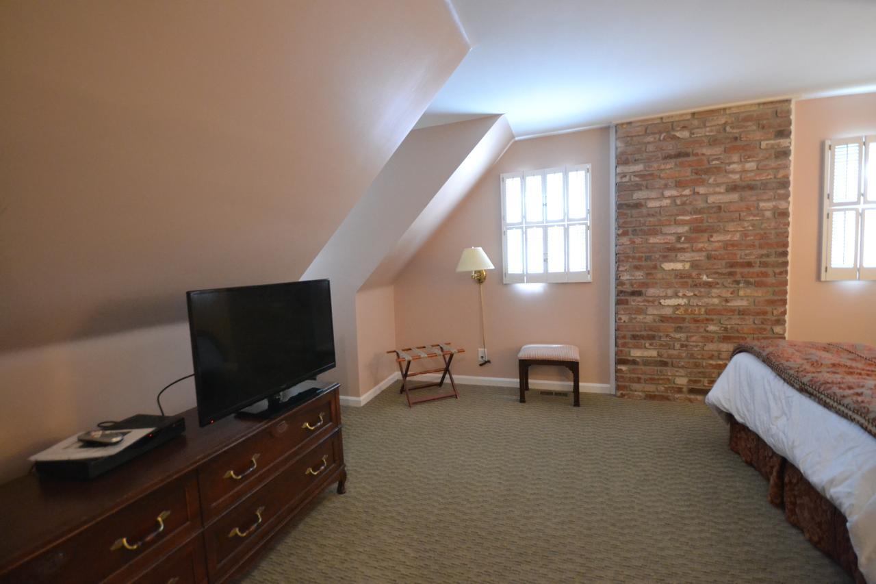 One-Bedroom Suite