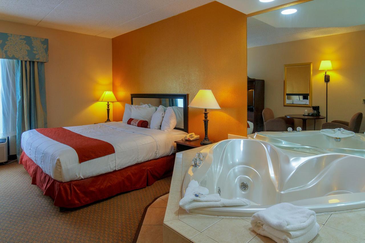 King Suite with Spa Bath - Non-Smoking,640863966:JPEG