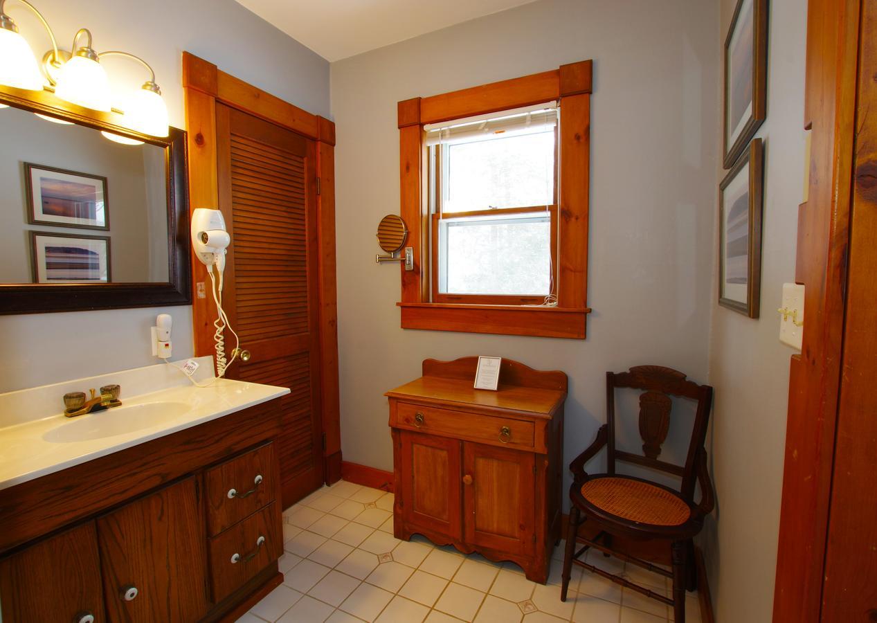 King Suite with Spa Bath