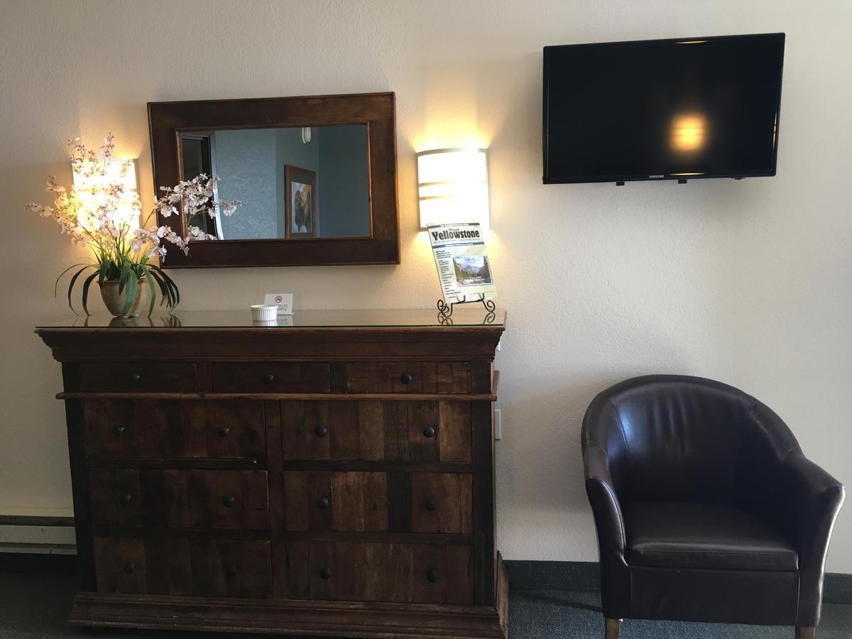 Queen Room - Mobility Access/Non-Smoking