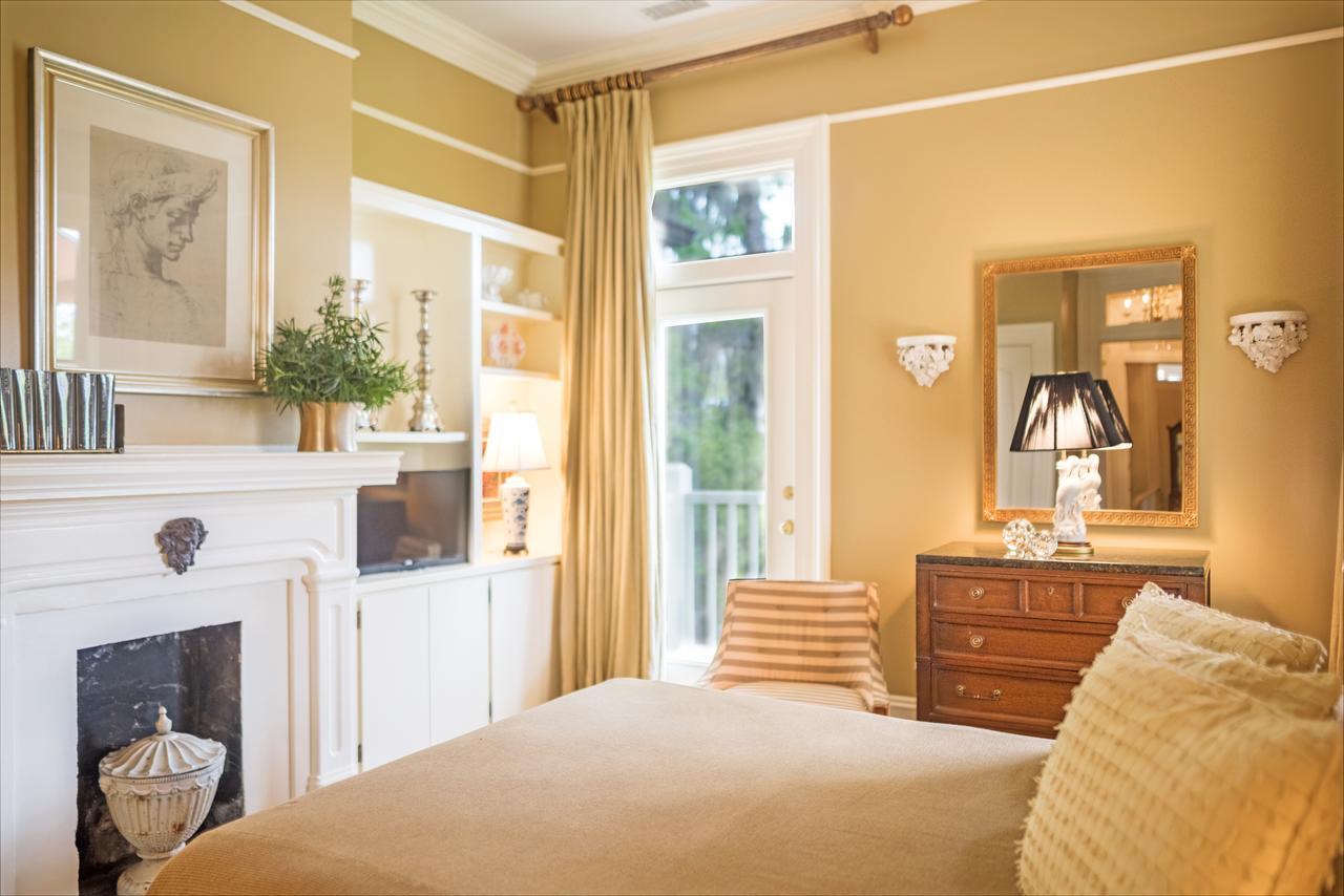 Queen Room - Jim Williams Room
