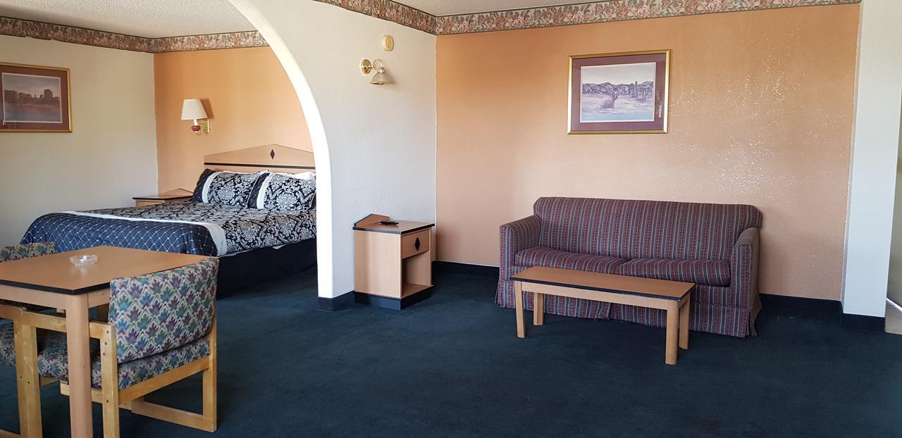 Suite with Hot Tub