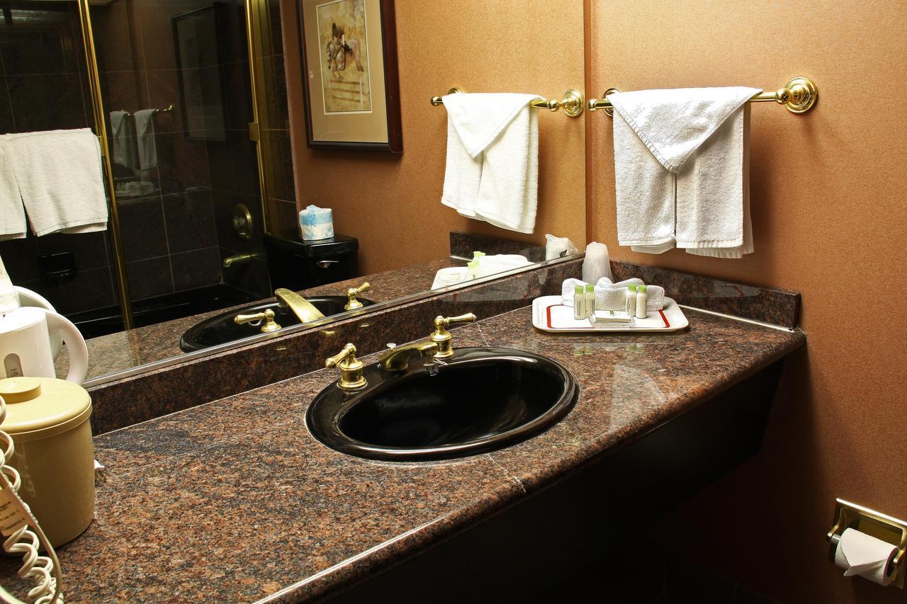 Business King Room