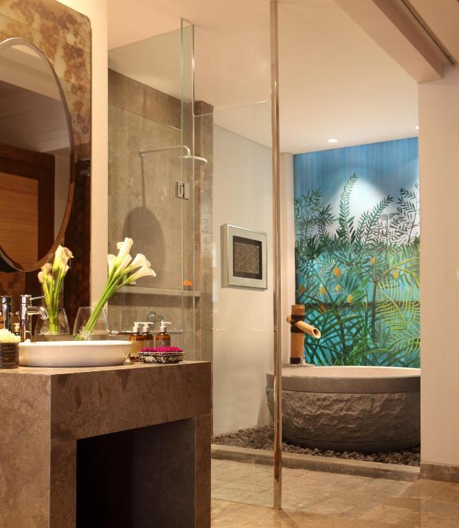 Free Meal at Alaya Room