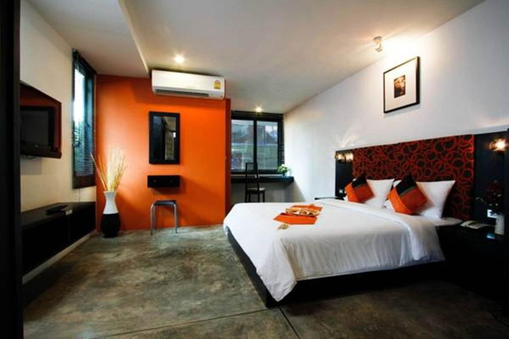 Large Deluxe Double or Twin Room,698059143:JPEG