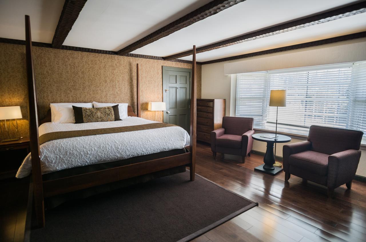 Premier King Room - Non-Smoking- No Children allowed