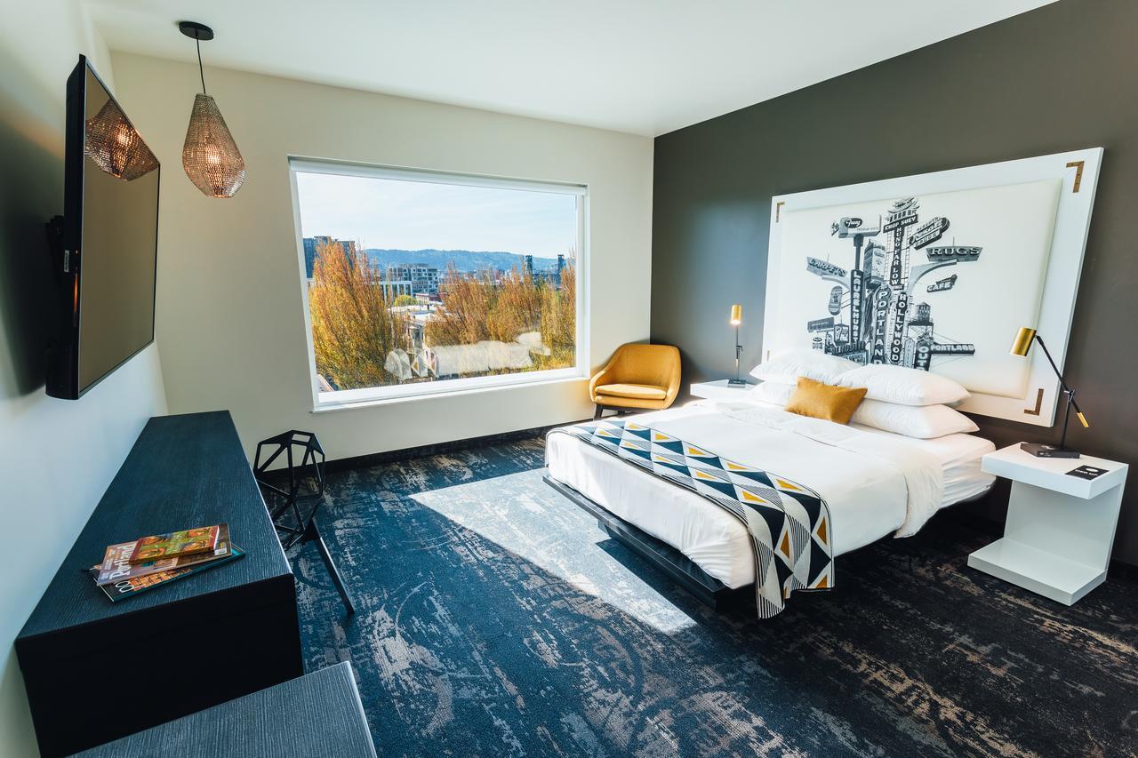 NEXT Level X - Deluxe King Room City View