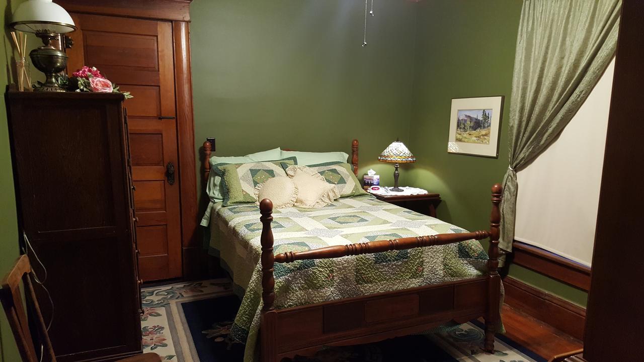 Deluxe Double Room with Shower