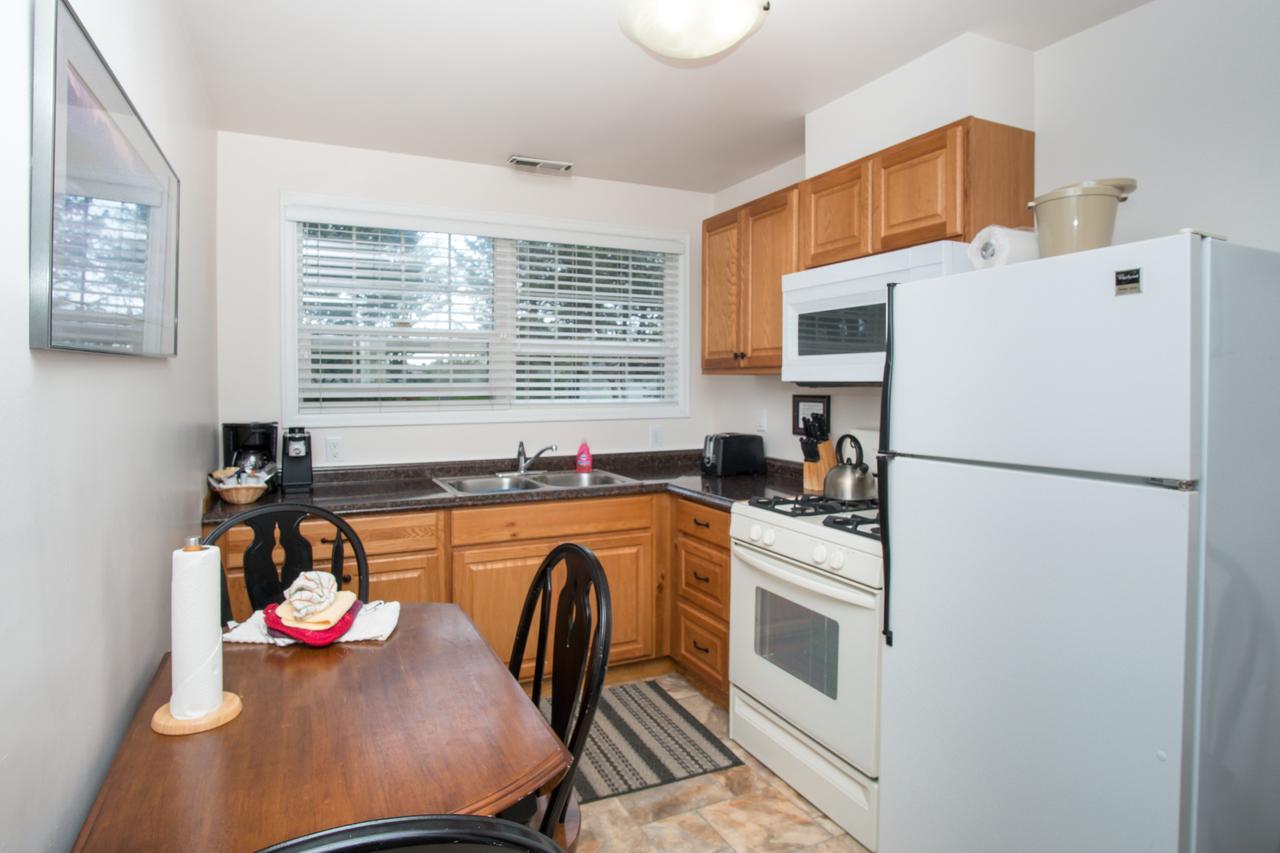 One-Bedroom Queen Suite with Kitchen #4 - NON Pet Friendly,658308387:JPEG