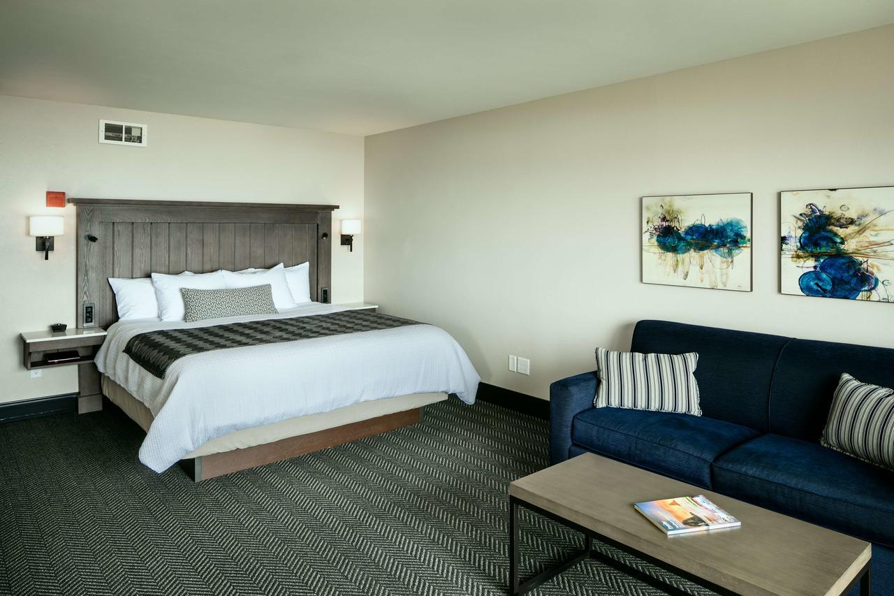 King Room with Balcony