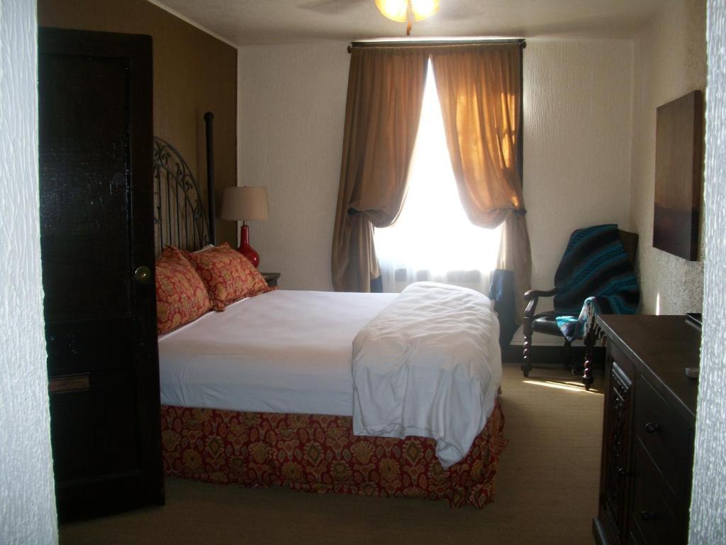 Standard King Room,66052300:JPEG