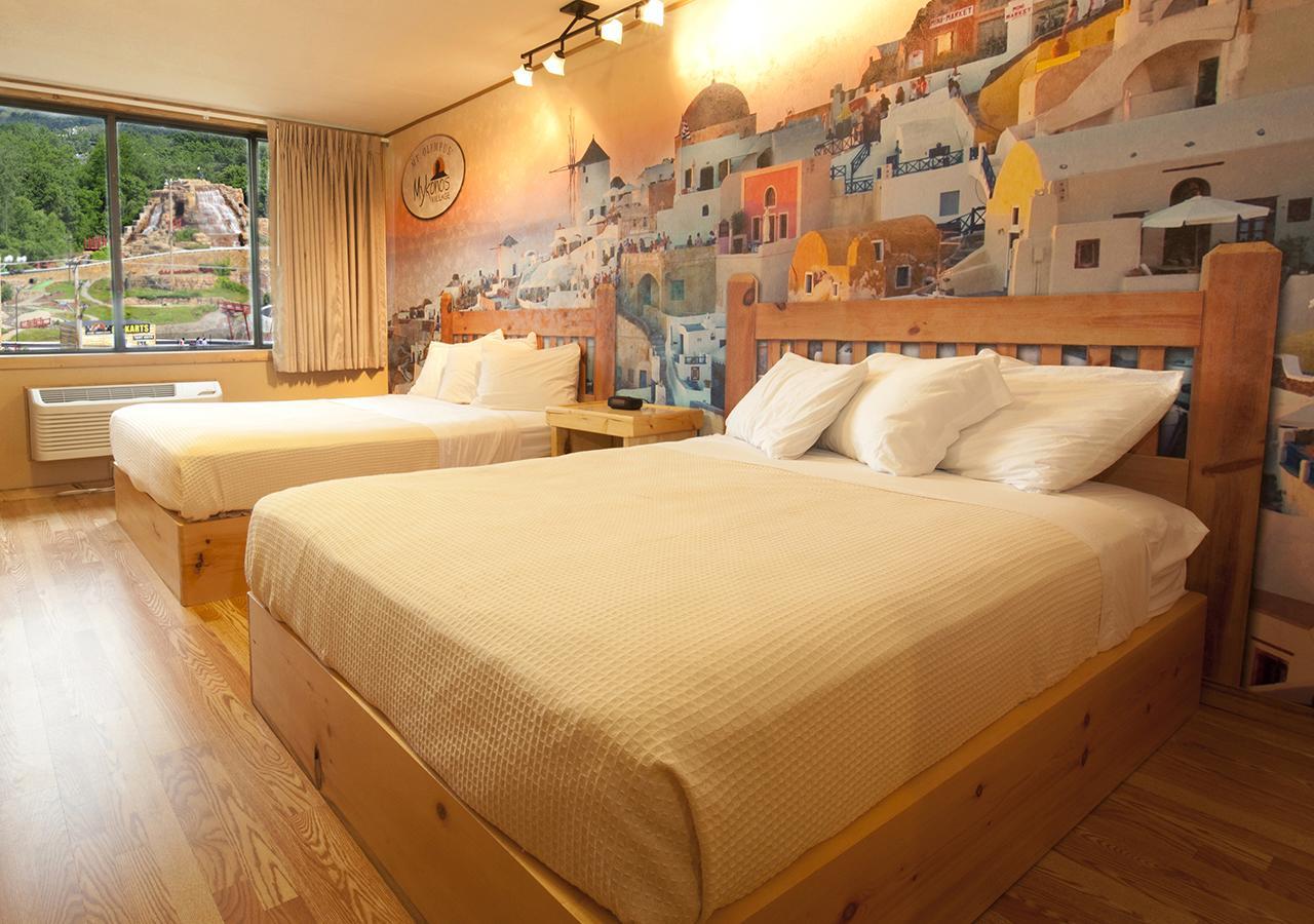 Resort Room 2 Queens (includes free water & theme park passes)