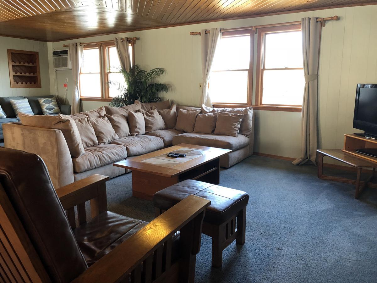 One-Bedroom Apartment,669057873:JPEG