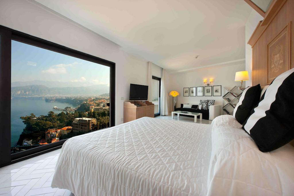 Junior Suite with Balcony and Sea View