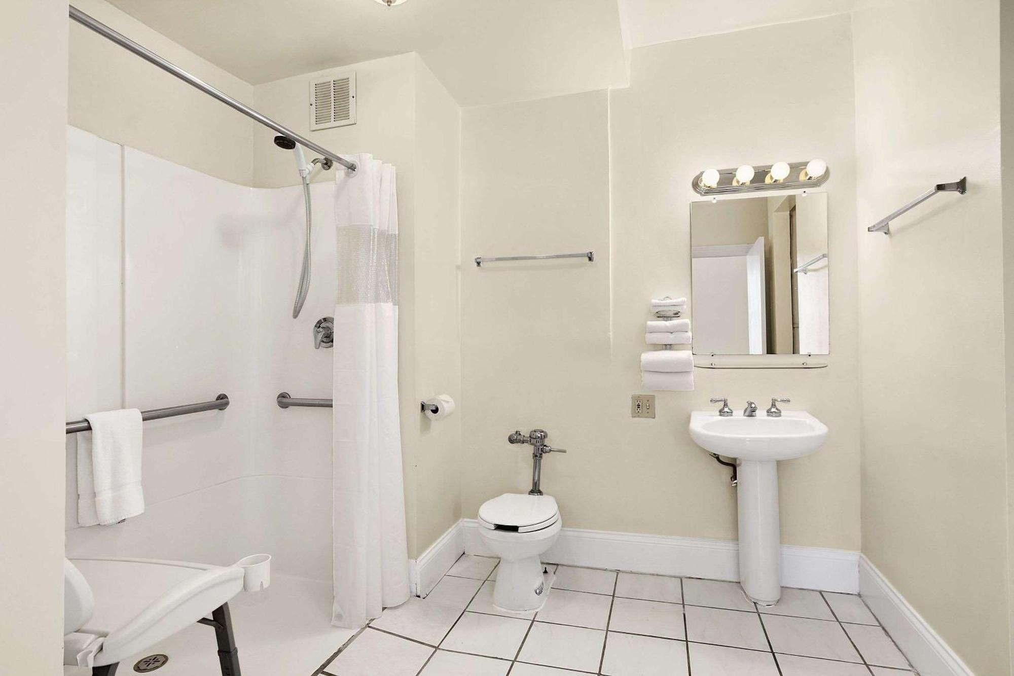 Two Double Beds - Disability Access/Non-Smoking