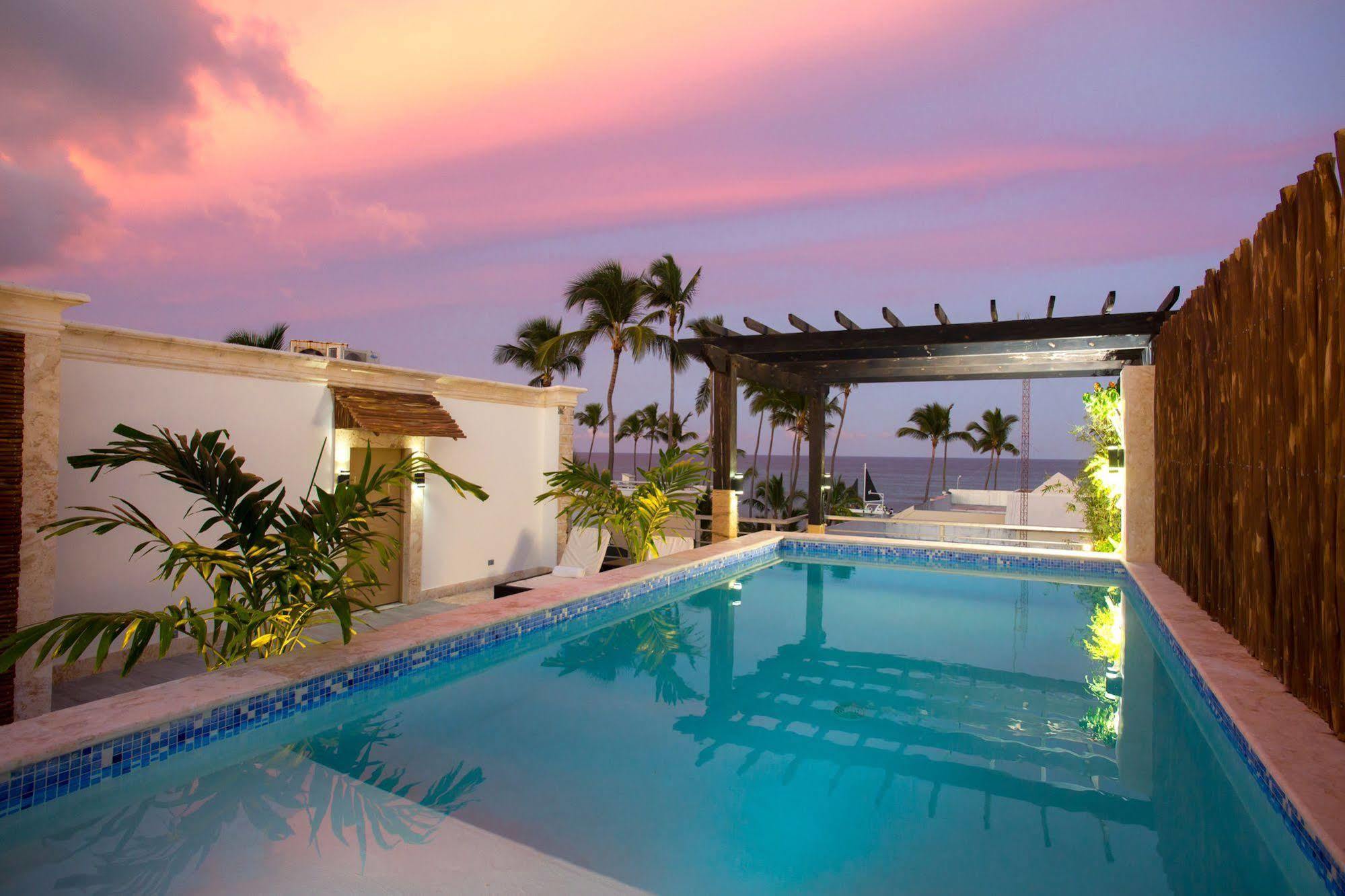 Swim-up Penthouse Ocean View ** New **