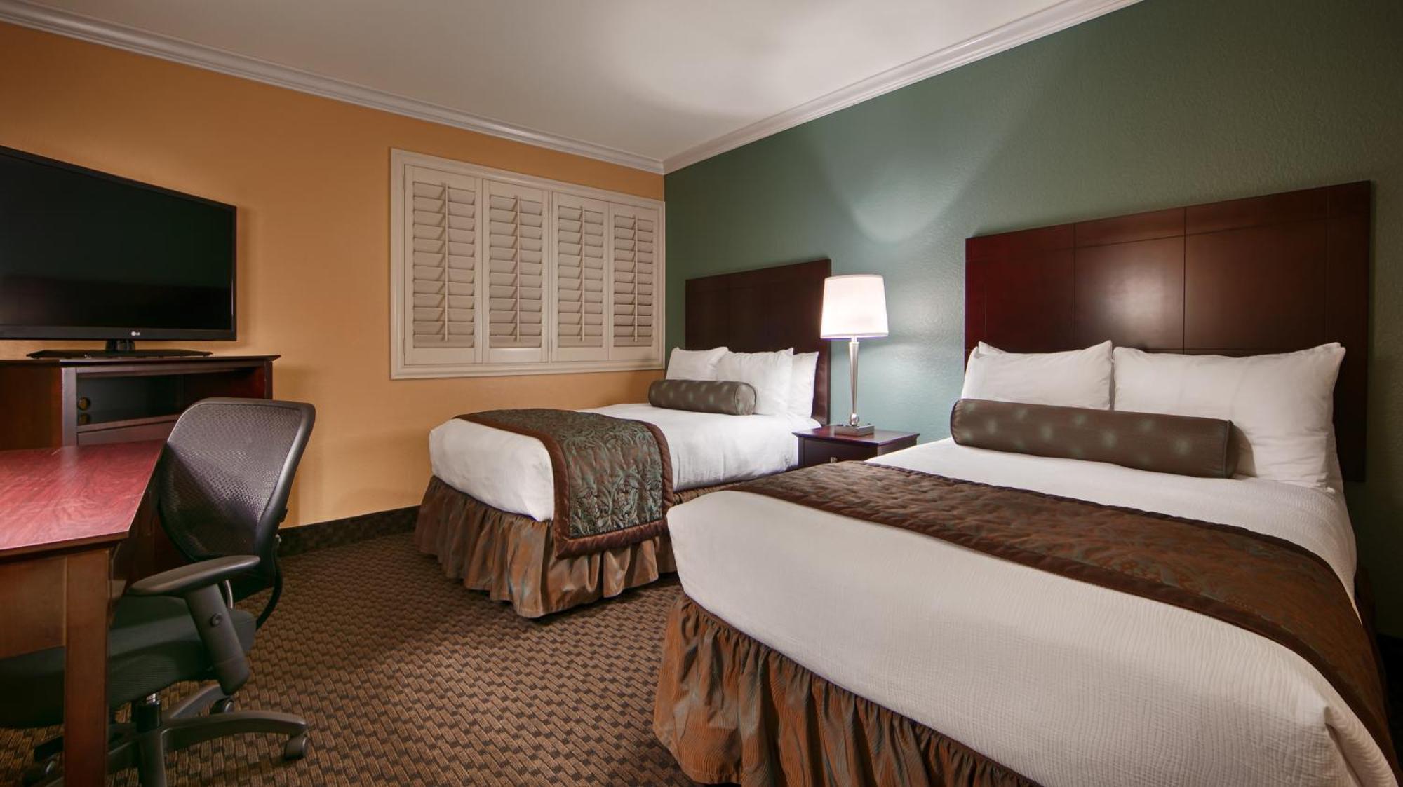 Double Room - Disability Access (No Resort Fees + Free Parking)