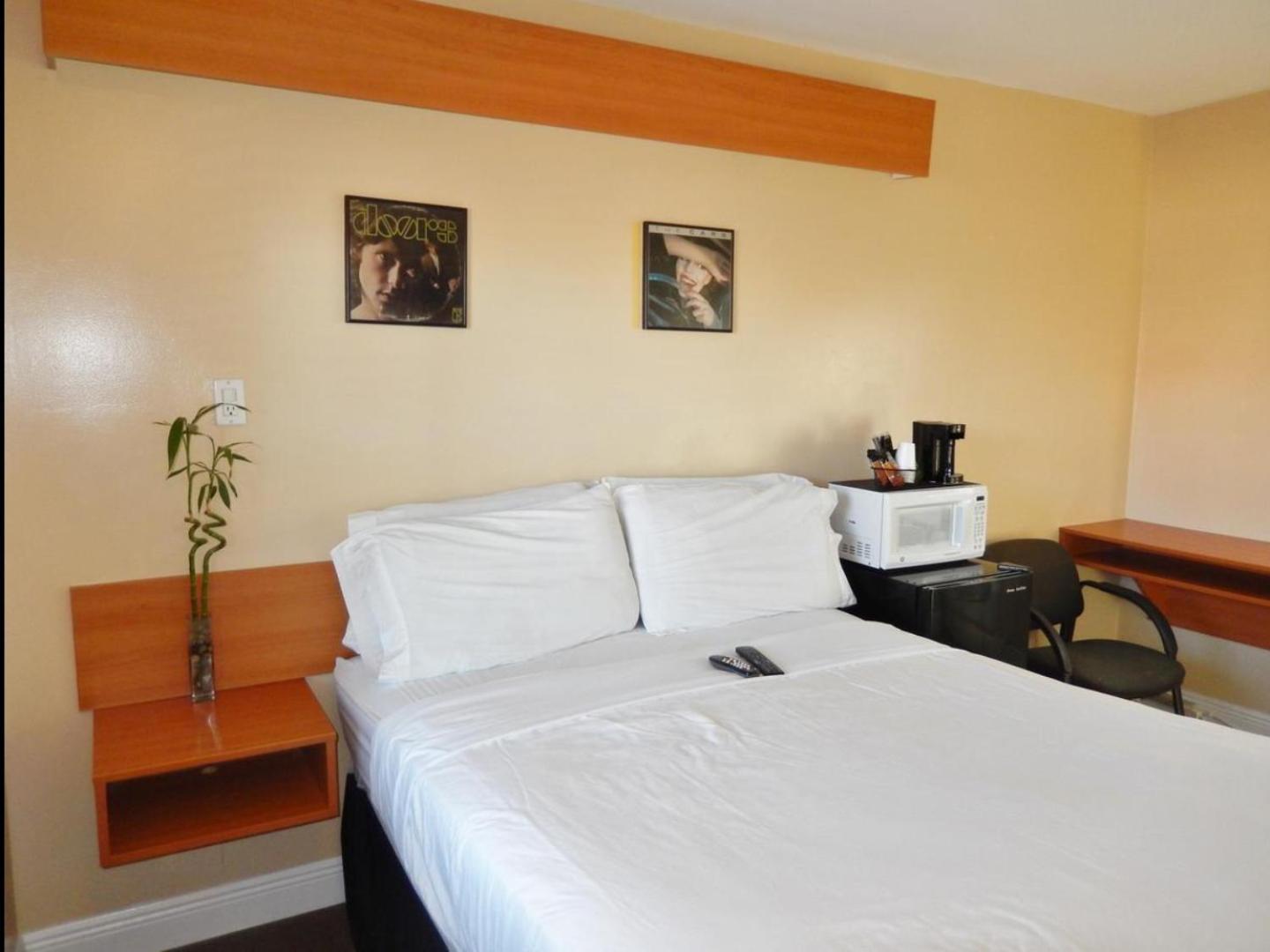 Standard Queen Room
