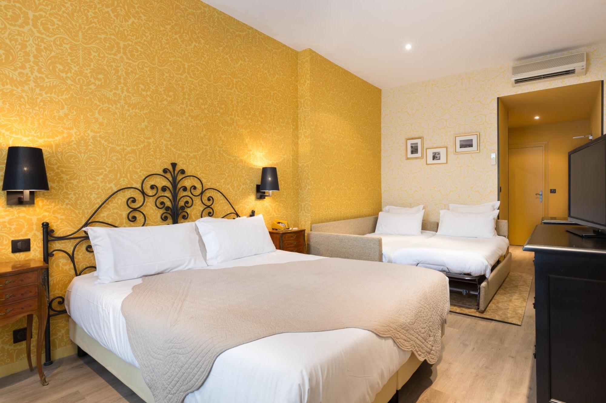 Deluxe Triple Room