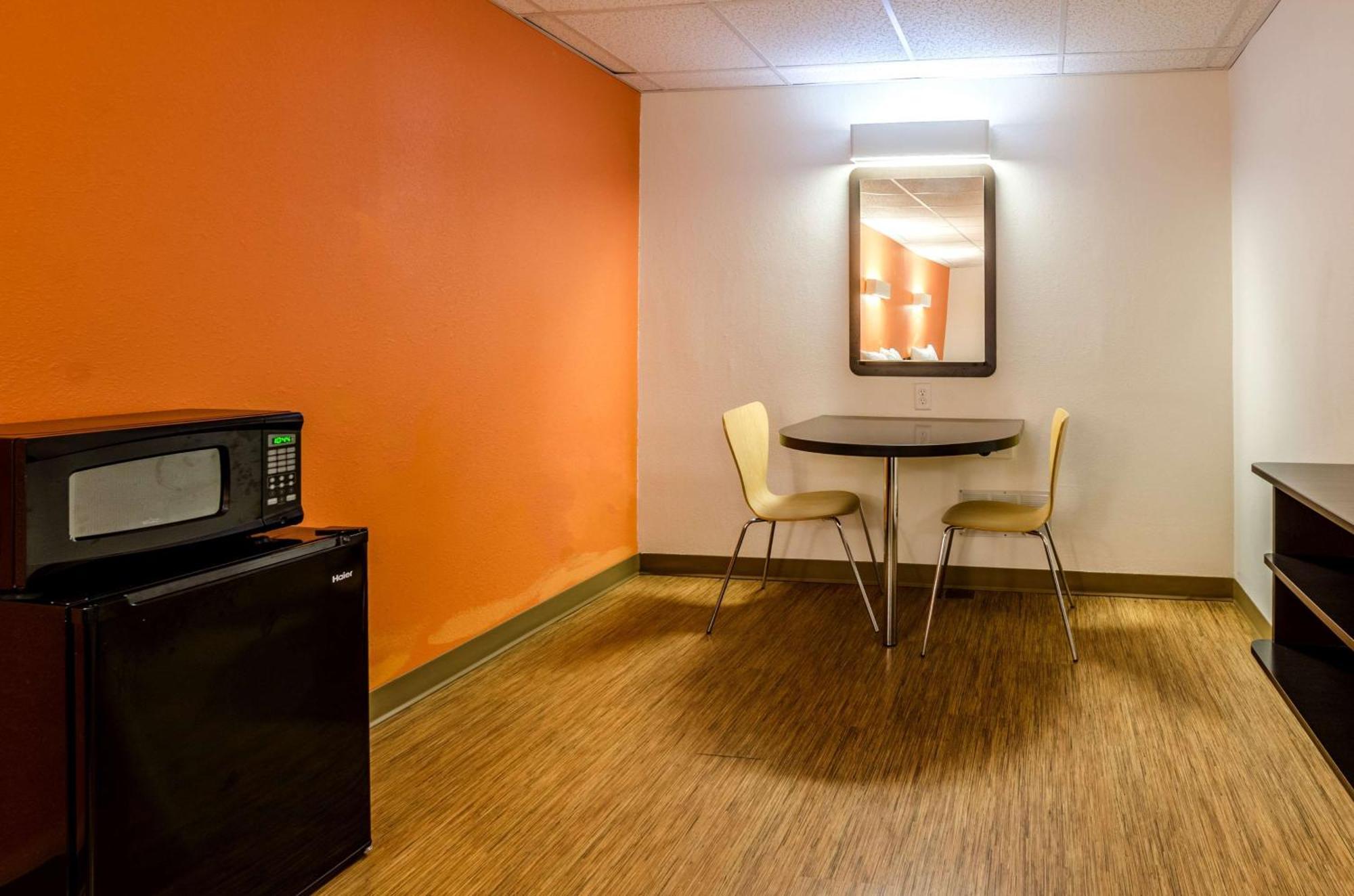 King Room - Non-Smoking