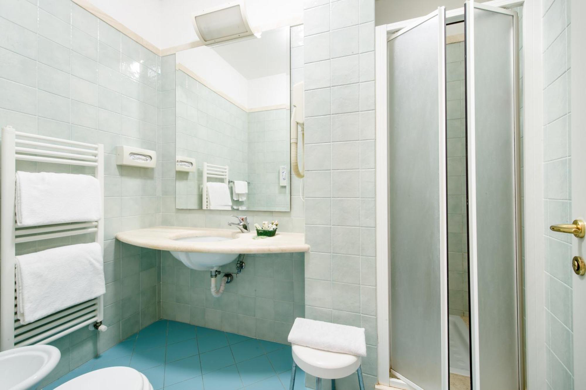 Double or Twin Room Without View