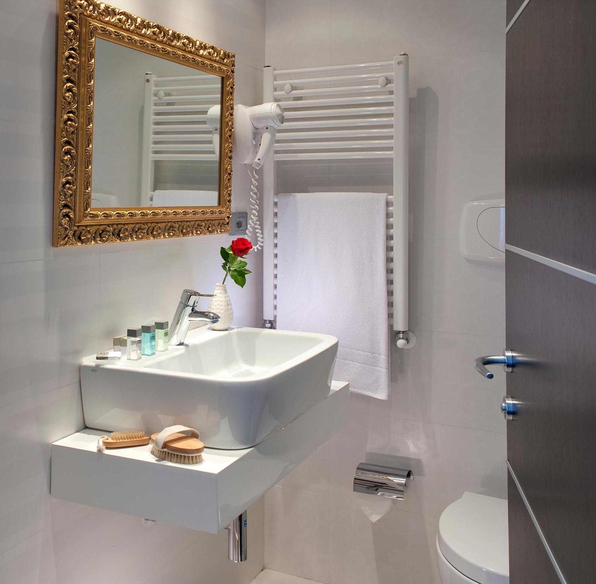 Spacious triple room,1274714932:JPEG