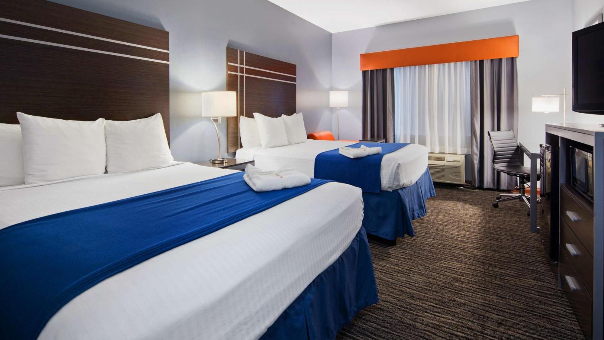 Queen Room with Two Queen Beds - Non-Smoking