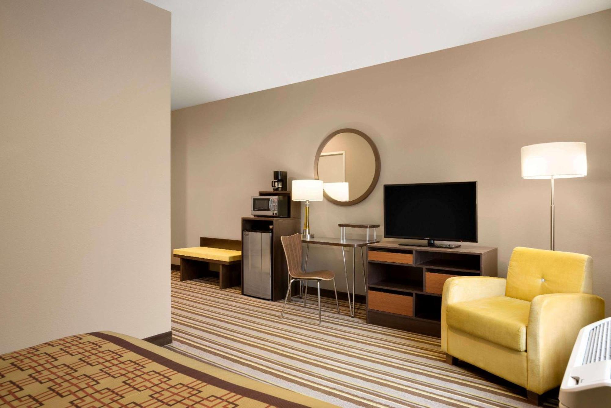 Queen Room - Disability Access - Non-Smoking,1276067965:JPEG