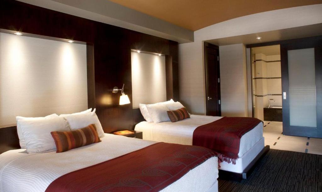 Deluxe Queen Room with Two Queen Beds