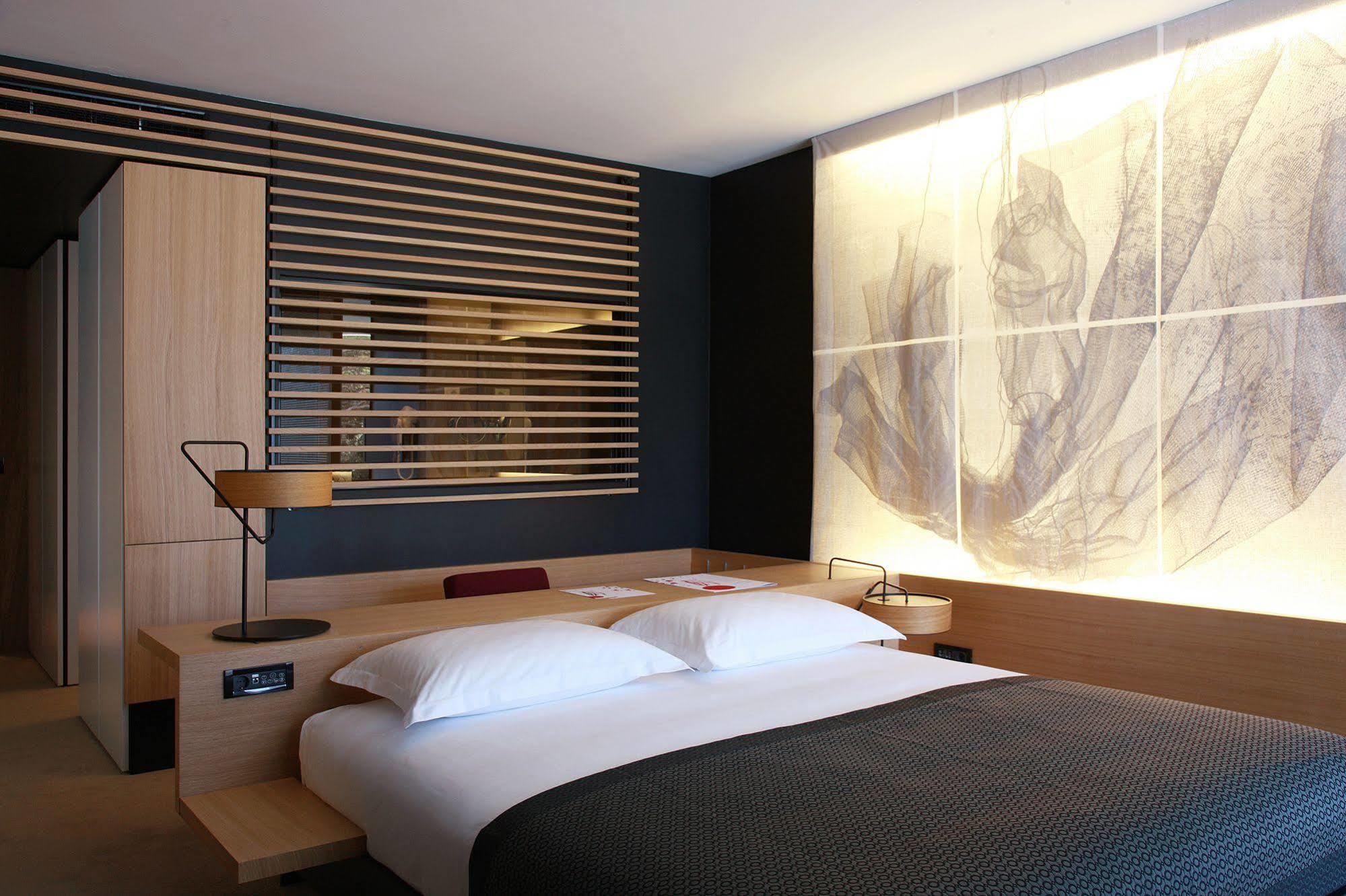 Interconnecting Room