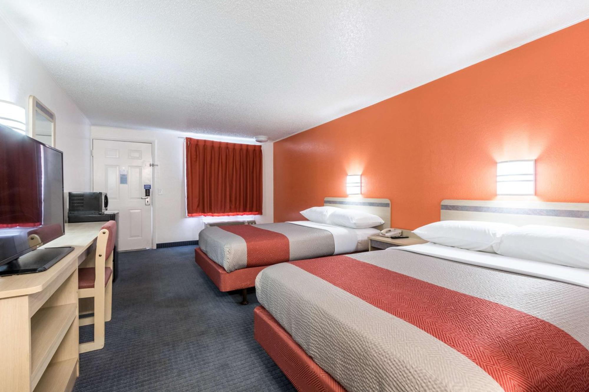 Double Room with Two Double Beds - Mobility Access/Non-Smoking