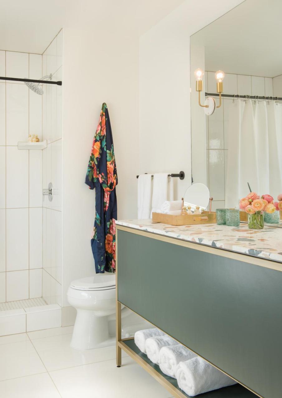 King Room,812202240:JPEG