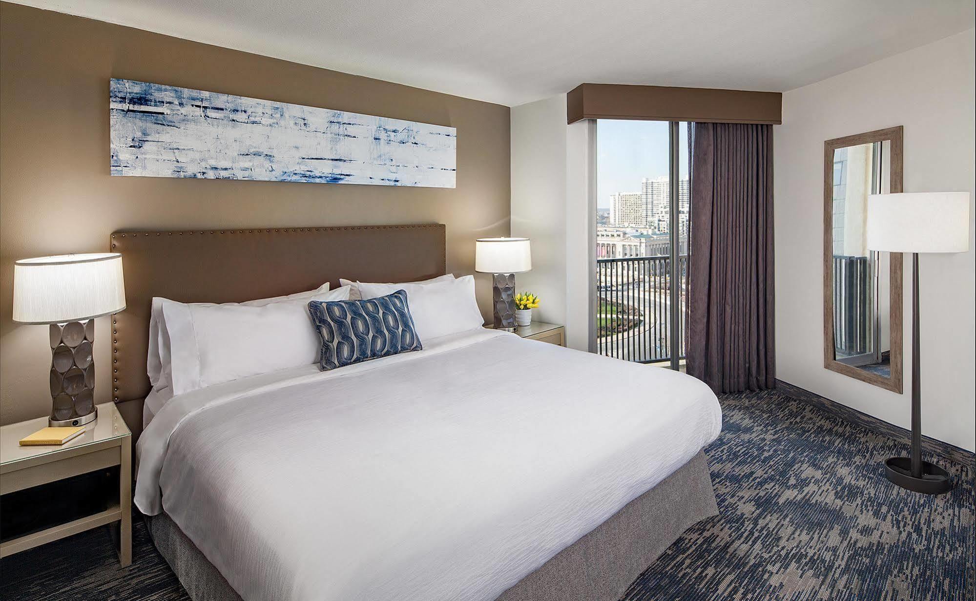 King Suite with City View - Non smoking
