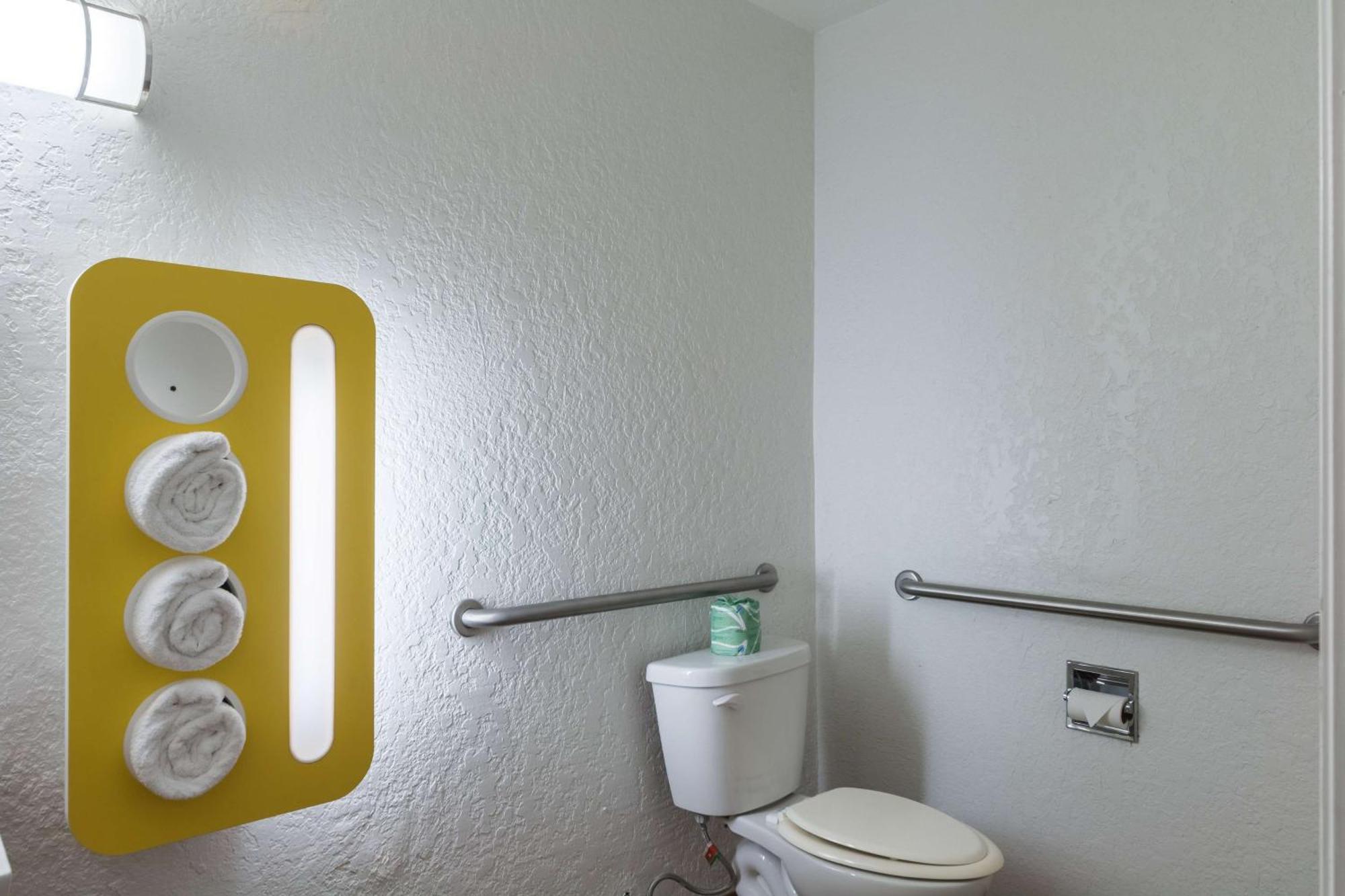 King Room - Disability Access - Non-Smoking