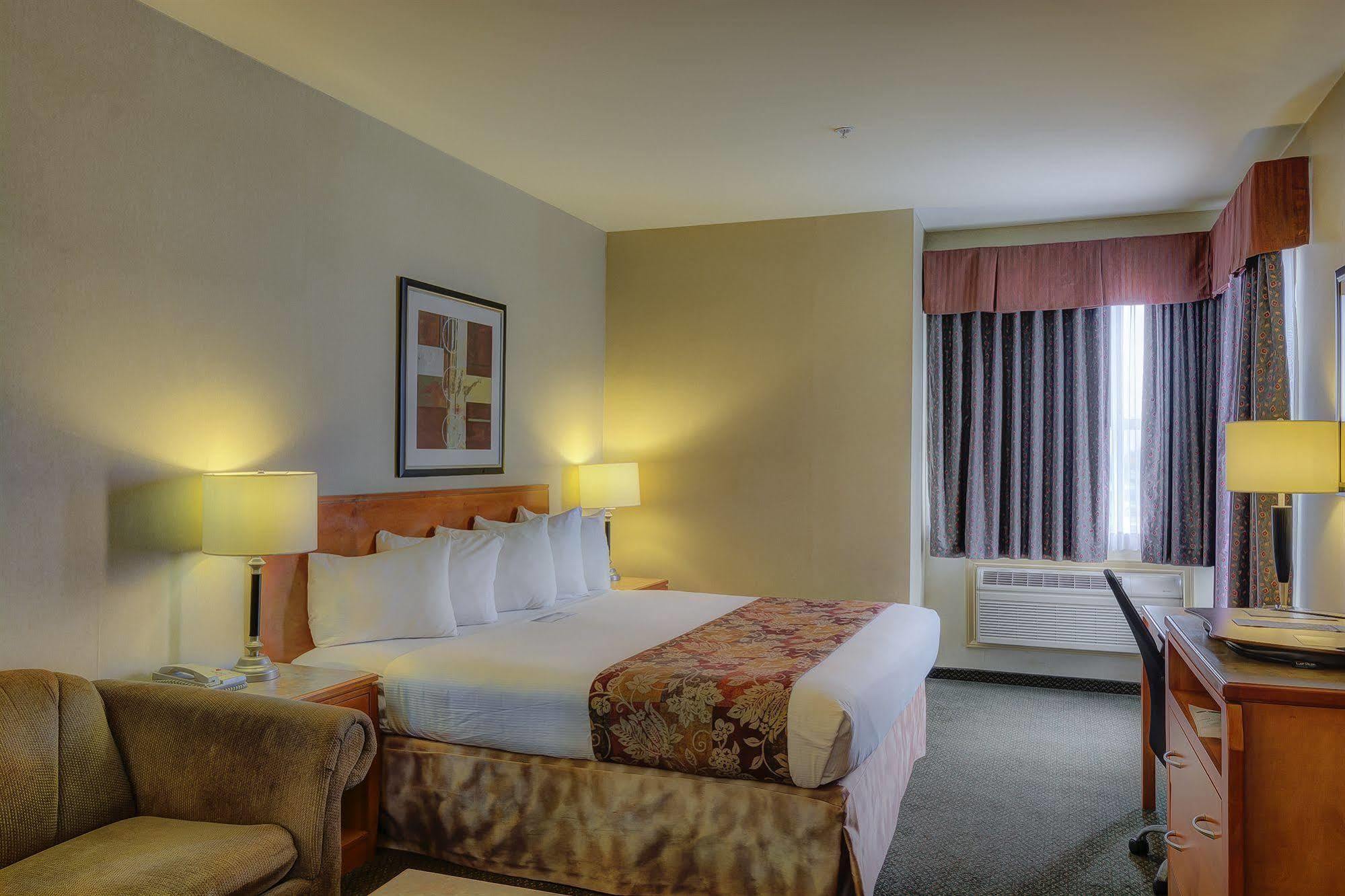 King Room with Sofa Bed - Non-Smoking