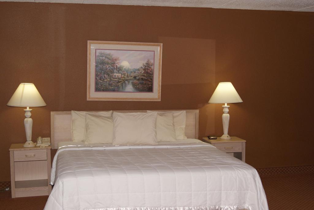King Room - Disability Access - Non-Smoking