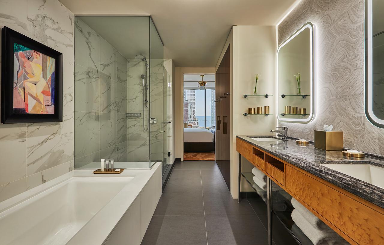 Deluxe King Room with Lake View,1519354771:JPEG