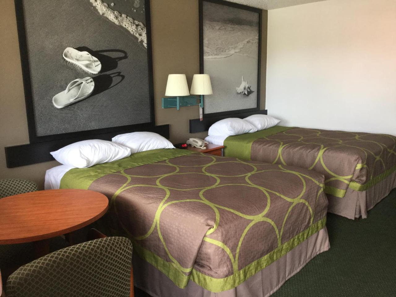 Double Room with Two Double Beds - Smoking