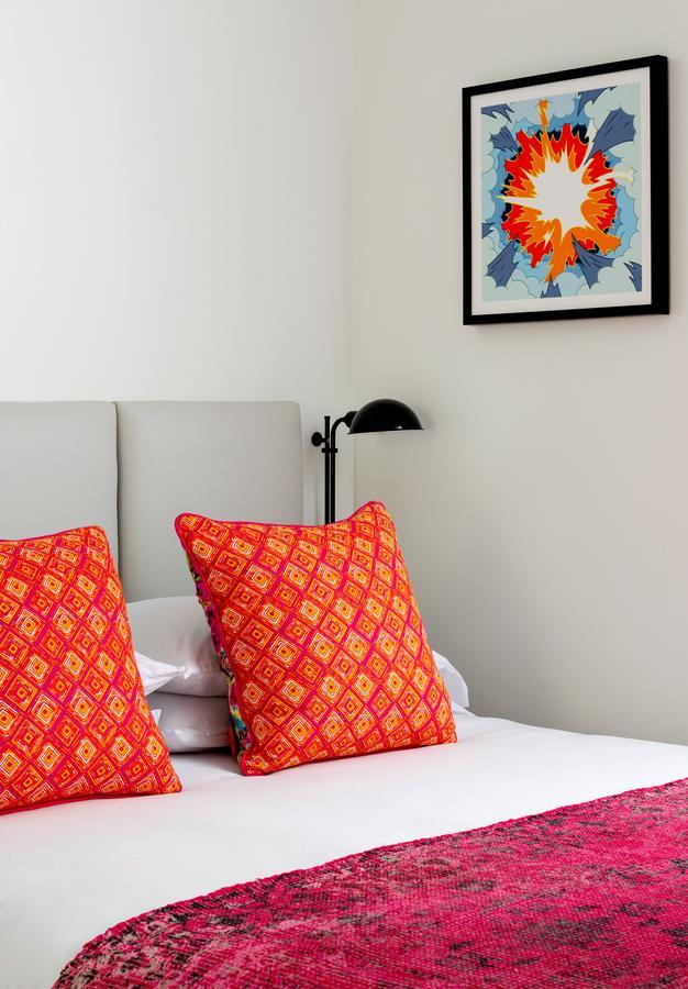 Queen Room with Two Queen Beds,696846111:JPEG