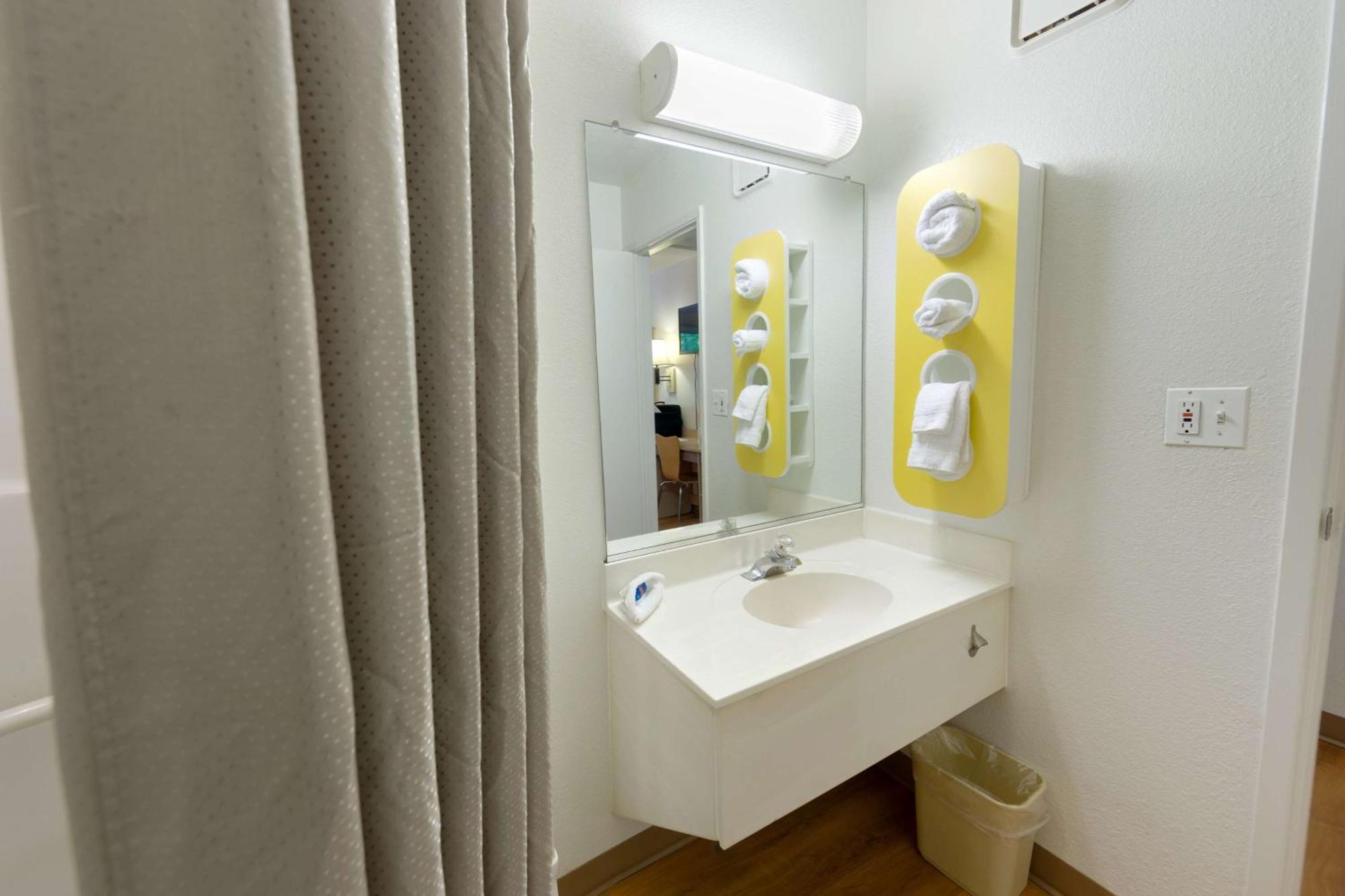 Queen Room - Non-Smoking,698631672:JPEG