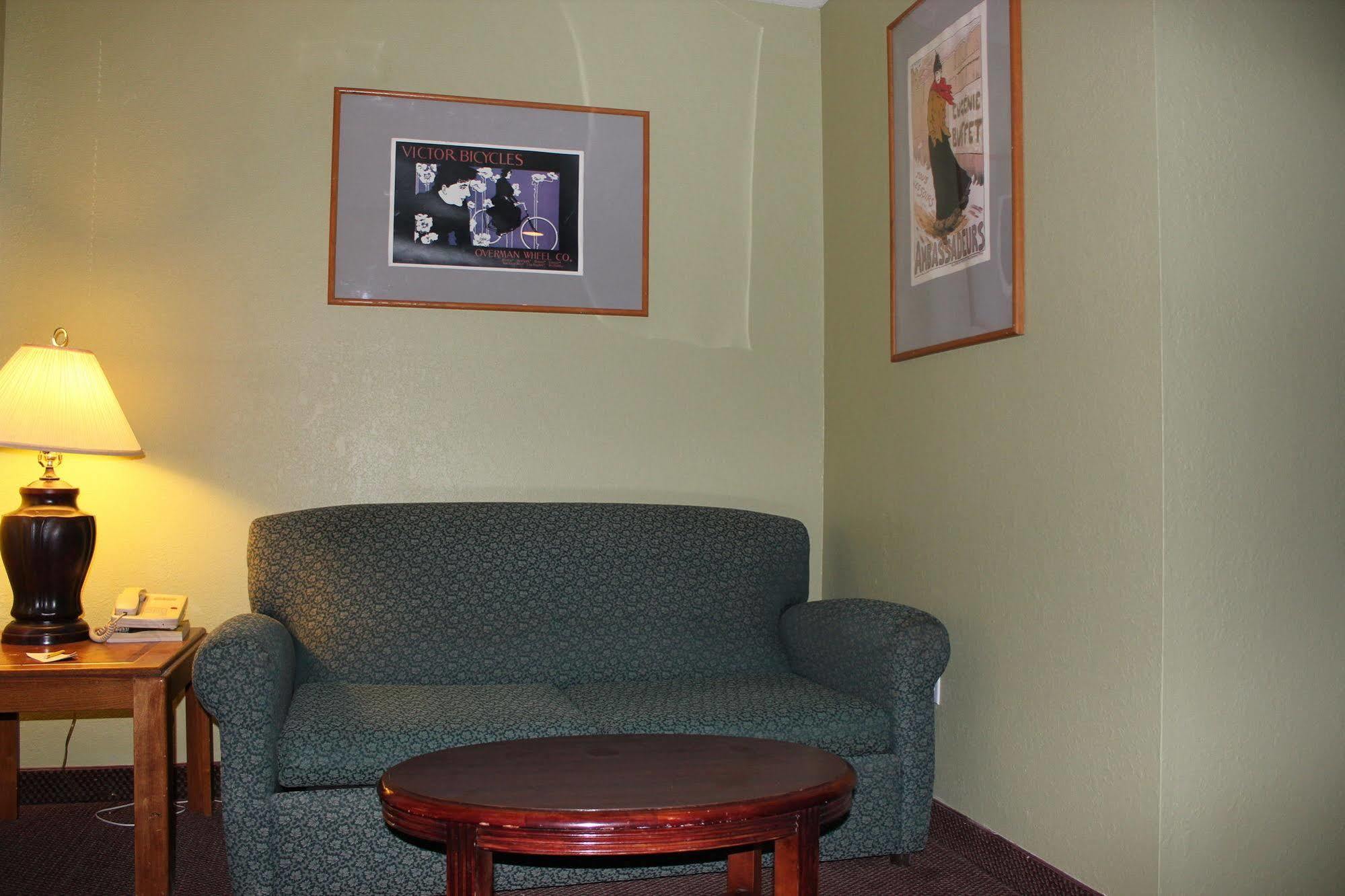 King Room - Non-Smoking